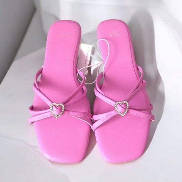 wild fable Shoes - New Wild Fable Pink Women's Sandals W/Heart Embellishment Size 9